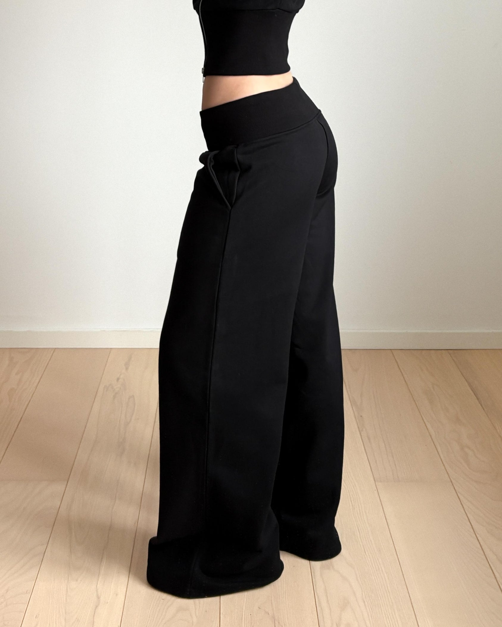Pauline Sweatpants / Black – Ora Mora