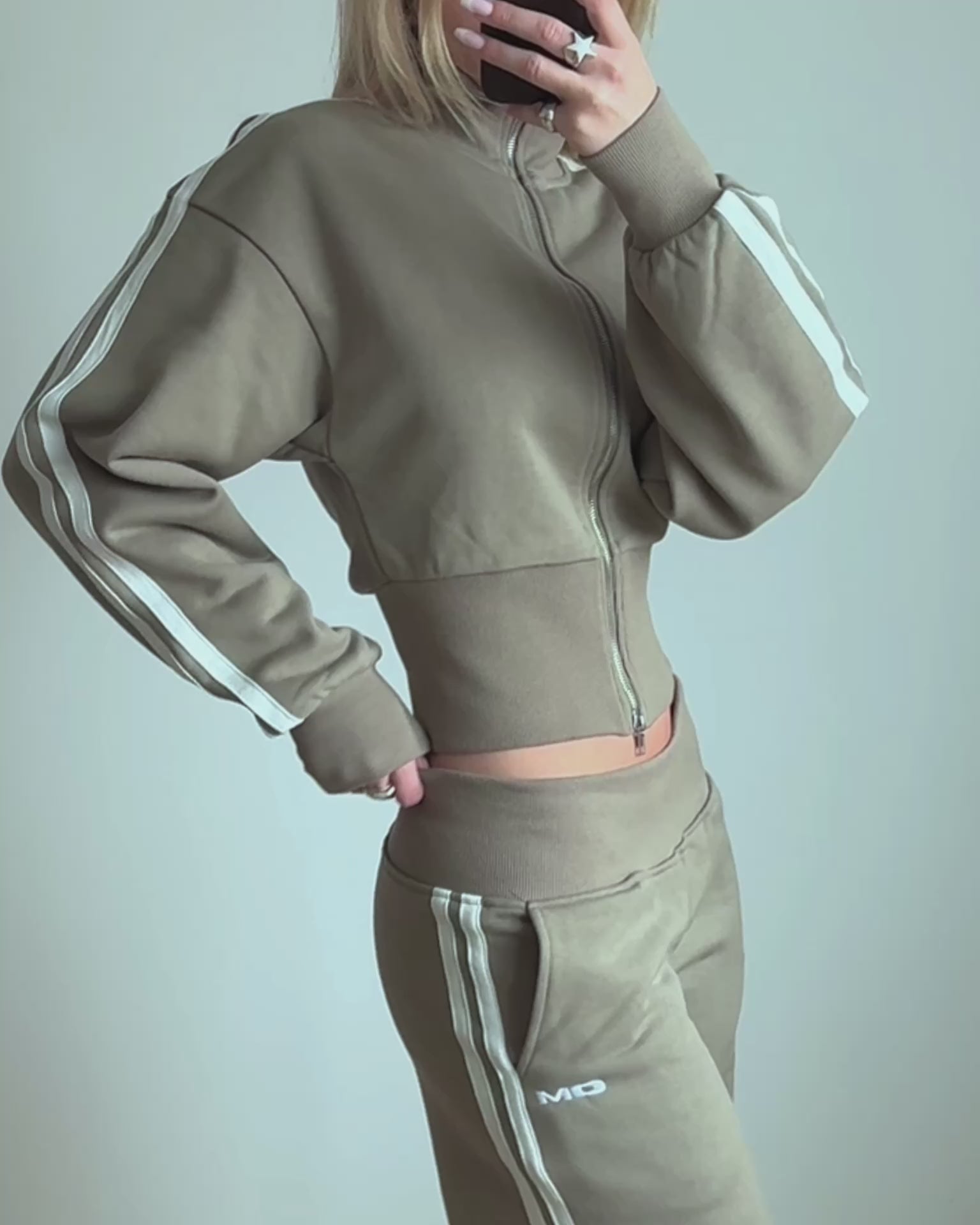 Gabrielle Zip-up - Dusty Green – Ora Mora